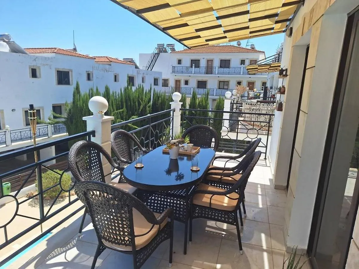 Paramount Gardens Resorts D204 Терсефану Кипр